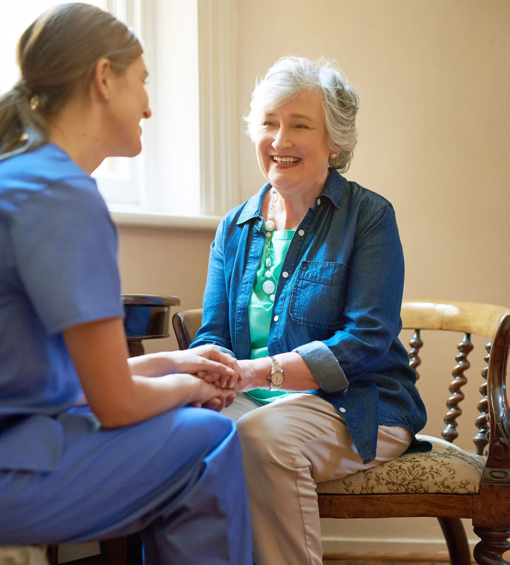 A nurse providing the best elderly care services in Sharjah
