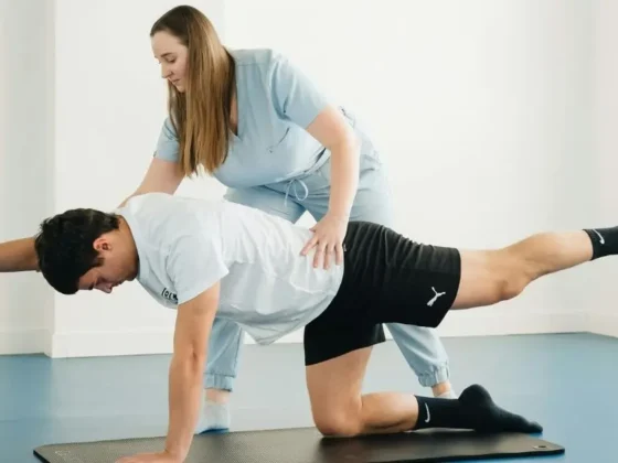 How Home Physiotherapy Fits into Dubai’s Fitness-Focused Culture